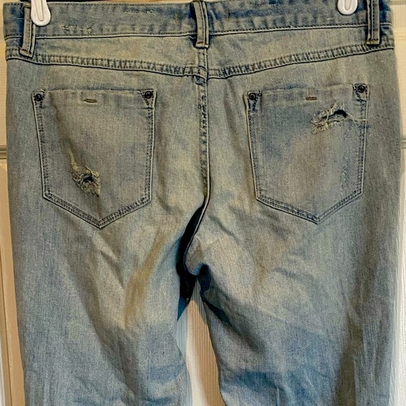 FREE PEOPLE FADED DISTRESSED JEANS - Picture 4 of 7